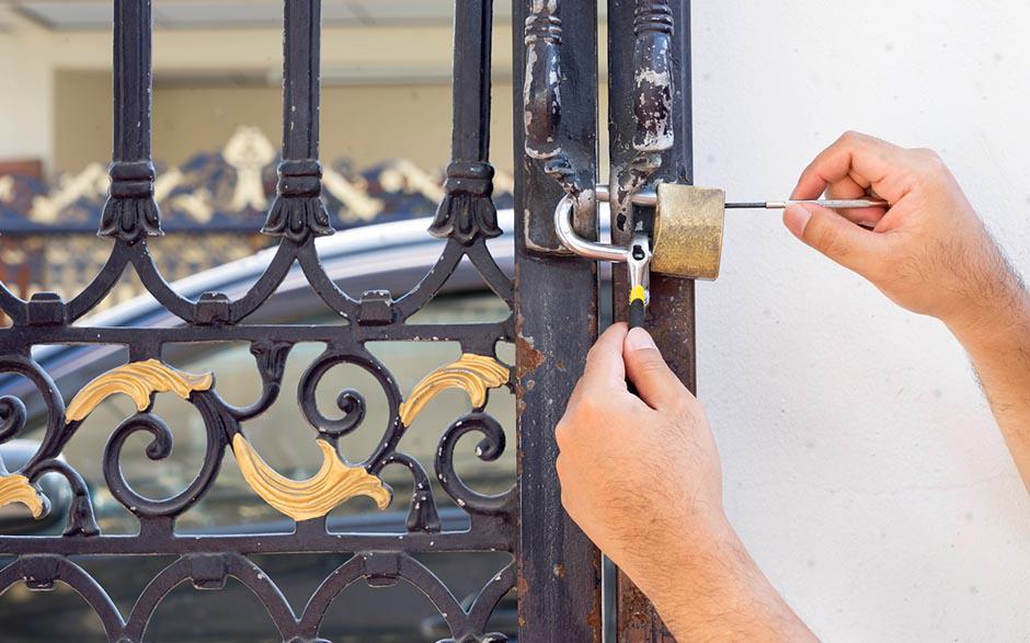 changer serrure porte fenetre Cesson